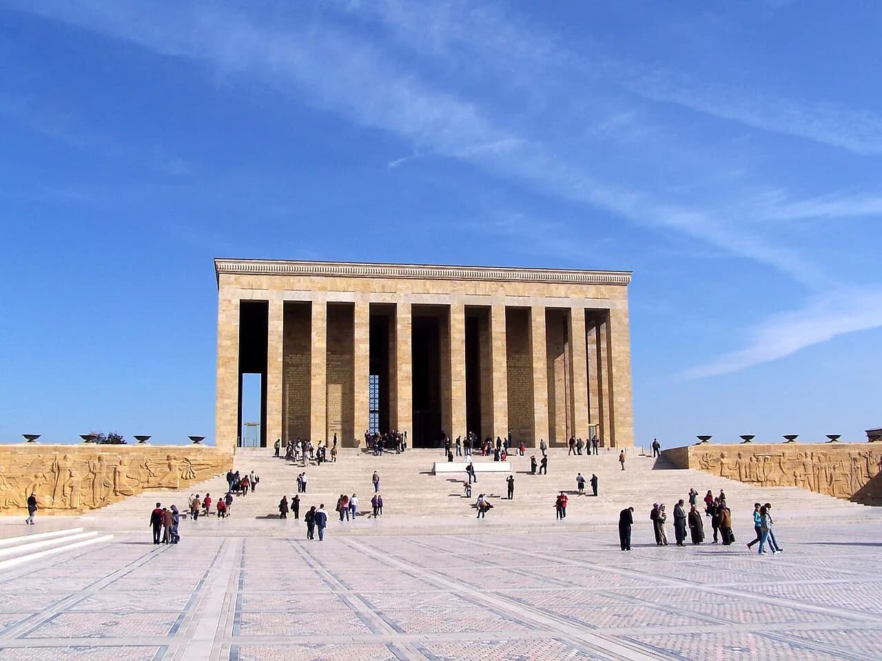 Le mausolée Anıtkabir et son esplanade à Ankara