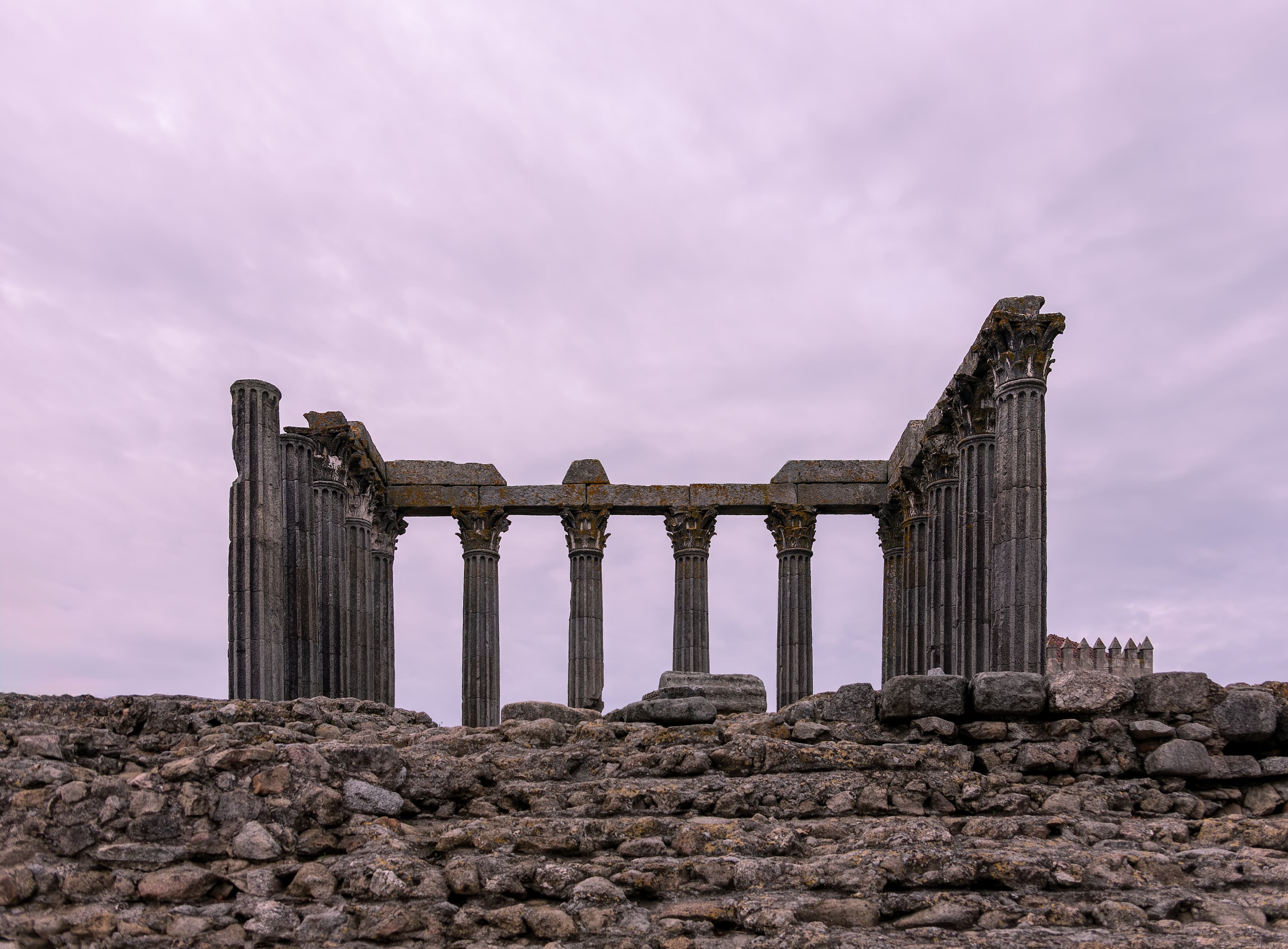 Temple romain d’Évora photographié en 2015