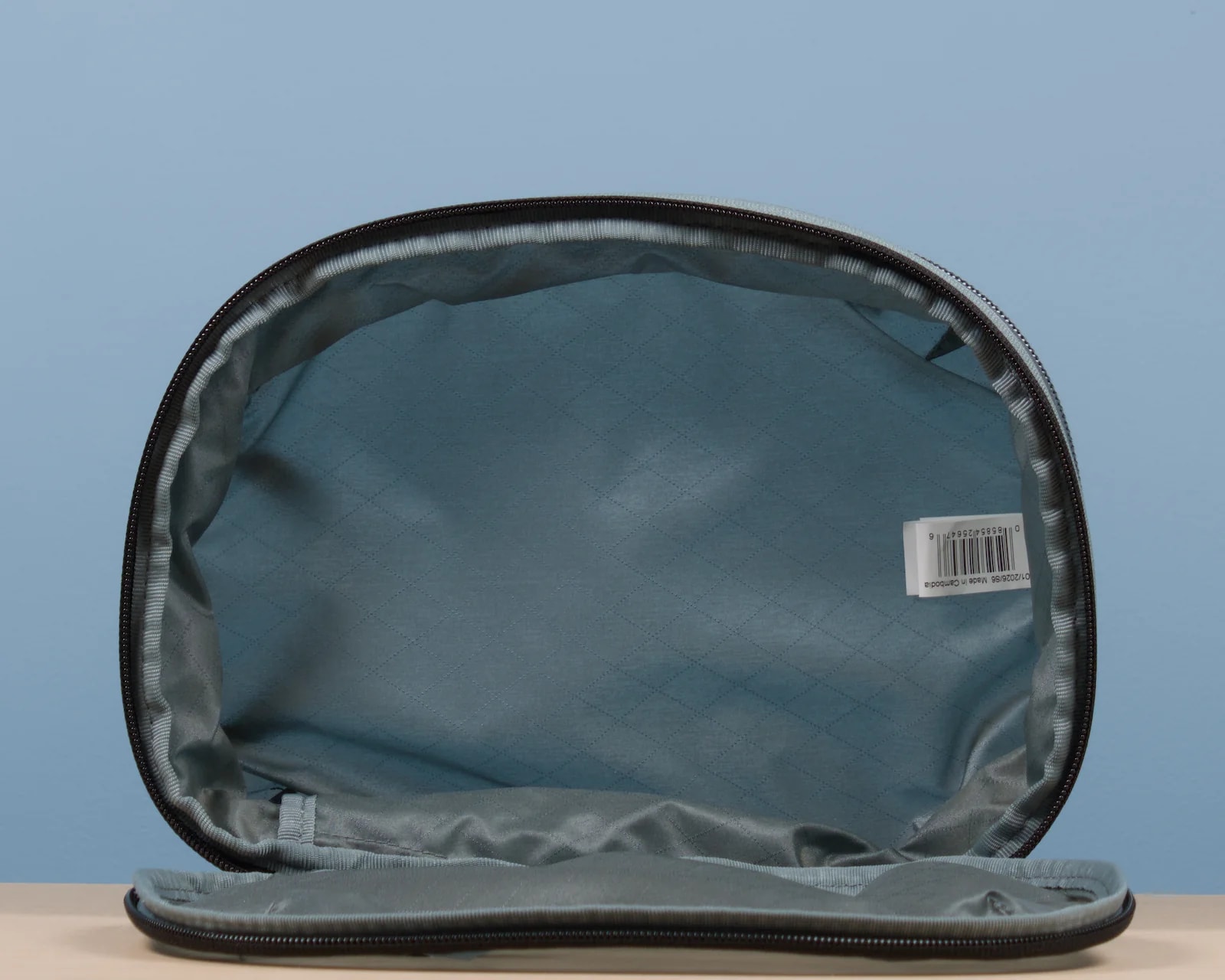 Interior of Thule Compression Packing Cube Small with reference label